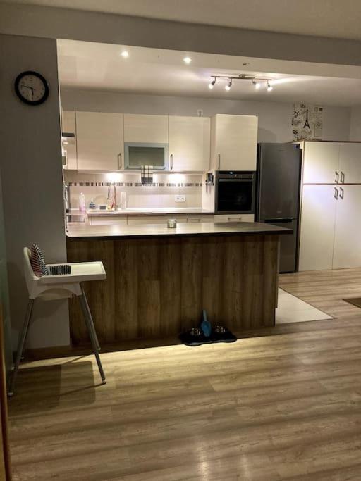 Grosse Wohnkueche, Terrasse, Schlafzimmer Am Steinhuder Meer, Wlan, Parkplatz, Fussbodenheizung, 70Qm Wunstorf Extérieur photo