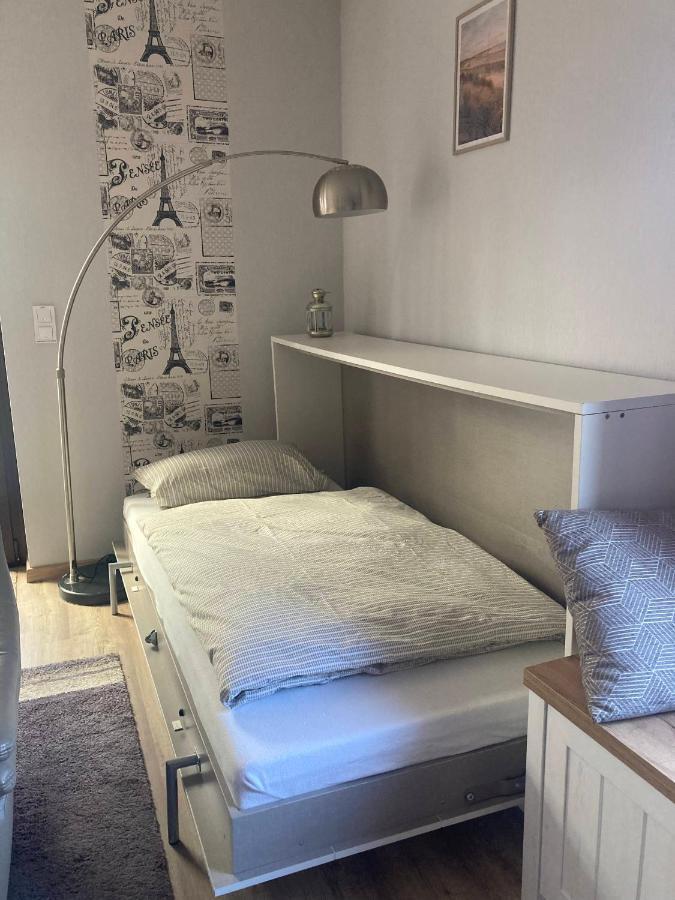 Grosse Wohnkueche, Terrasse, Schlafzimmer Am Steinhuder Meer, Wlan, Parkplatz, Fussbodenheizung, 70Qm Wunstorf Extérieur photo